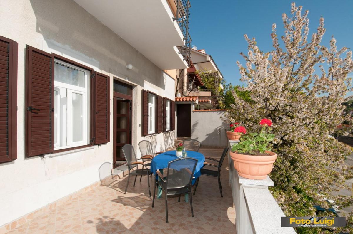 אופטיה Apartments Komel I מראה חיצוני תמונה